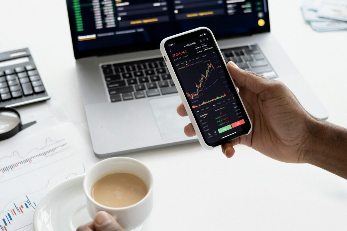 Investir ou pagar dívidas? O que vem primeiro?
